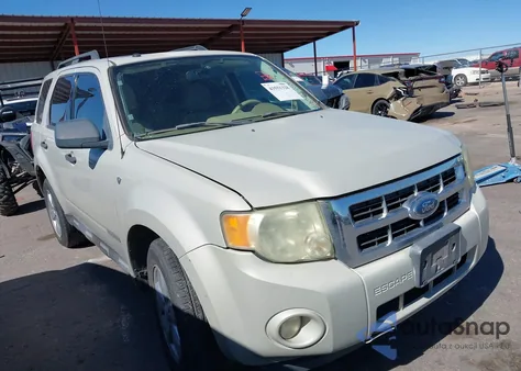 2008 Ford Escape Xlt z USA, uszkodzony, nr VIN 1FMCU031X8KD08004